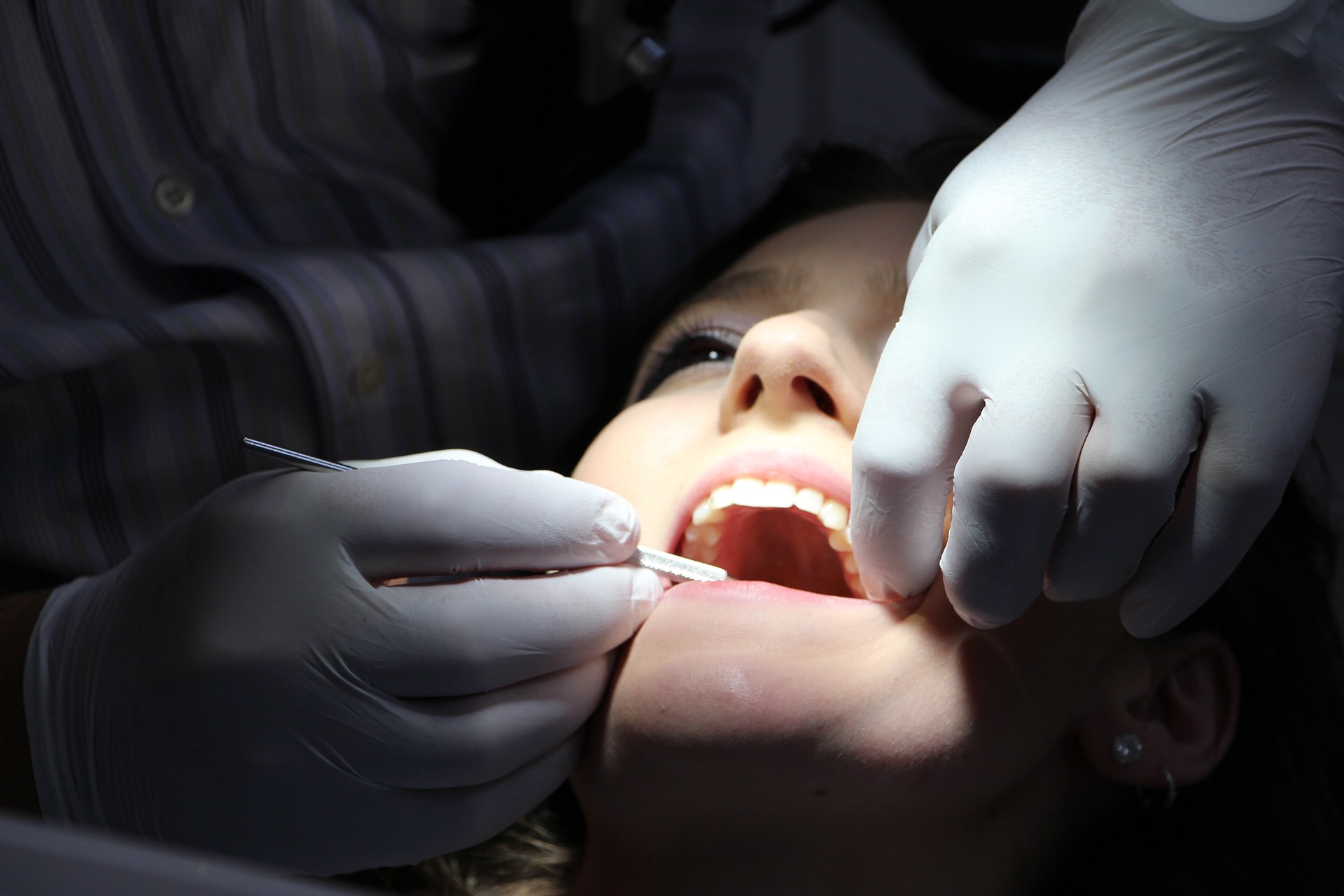 patient in dentist chair- how to prevent gum disease