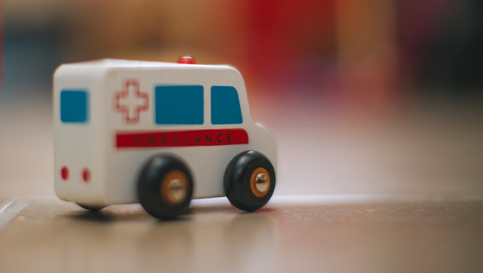 toy ambulance - what is a dental emergency